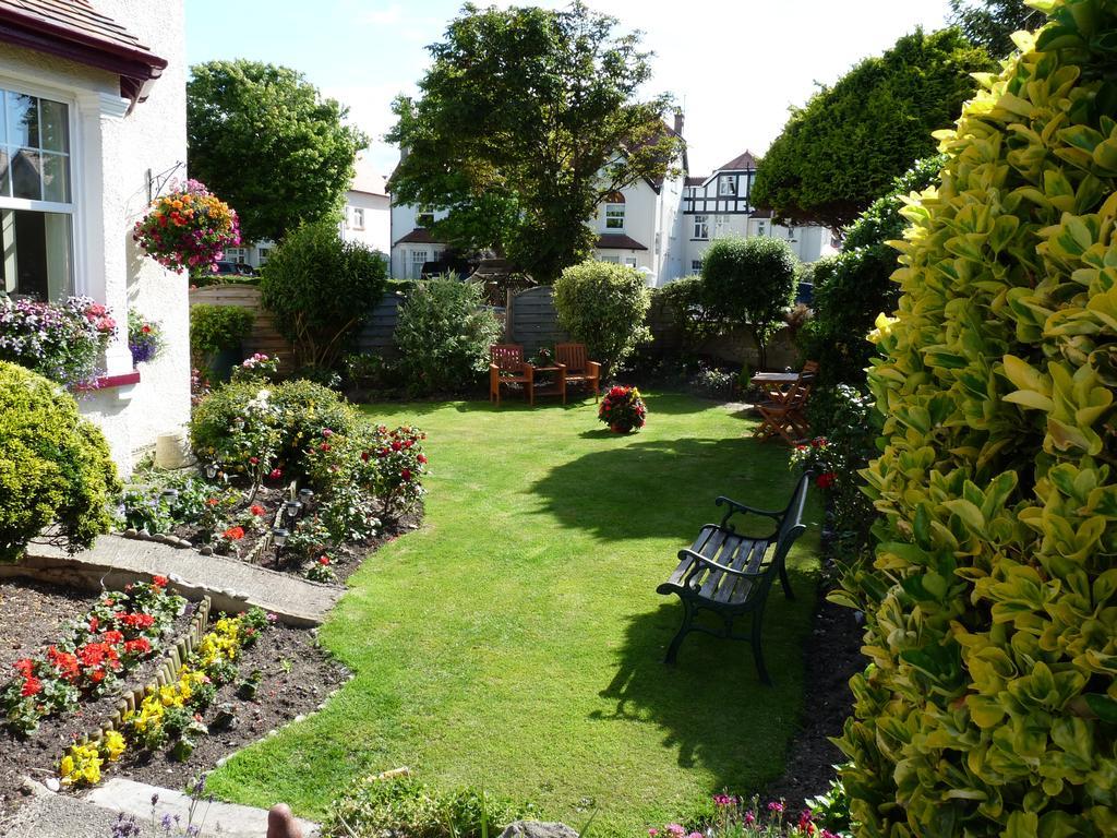 Cornerways Guest House Llandudno Extérieur photo