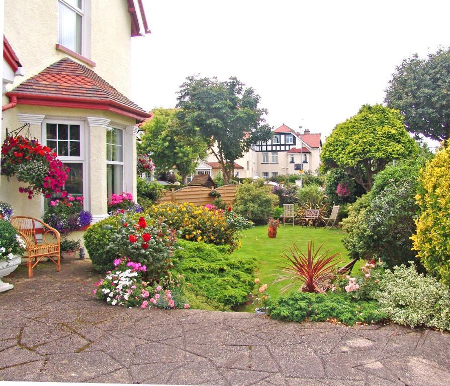 Cornerways Guest House Llandudno Extérieur photo
