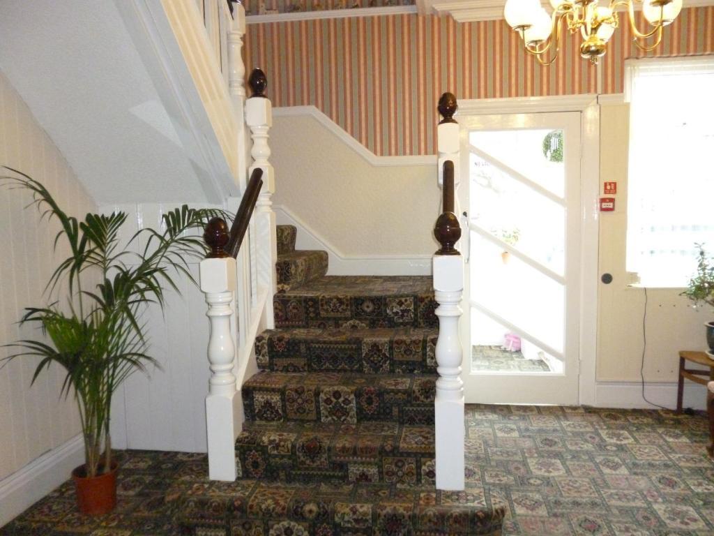 Cornerways Guest House Llandudno Extérieur photo
